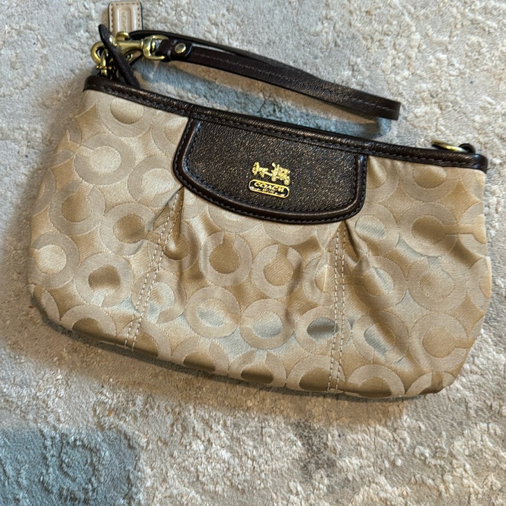 coach tan wristlet